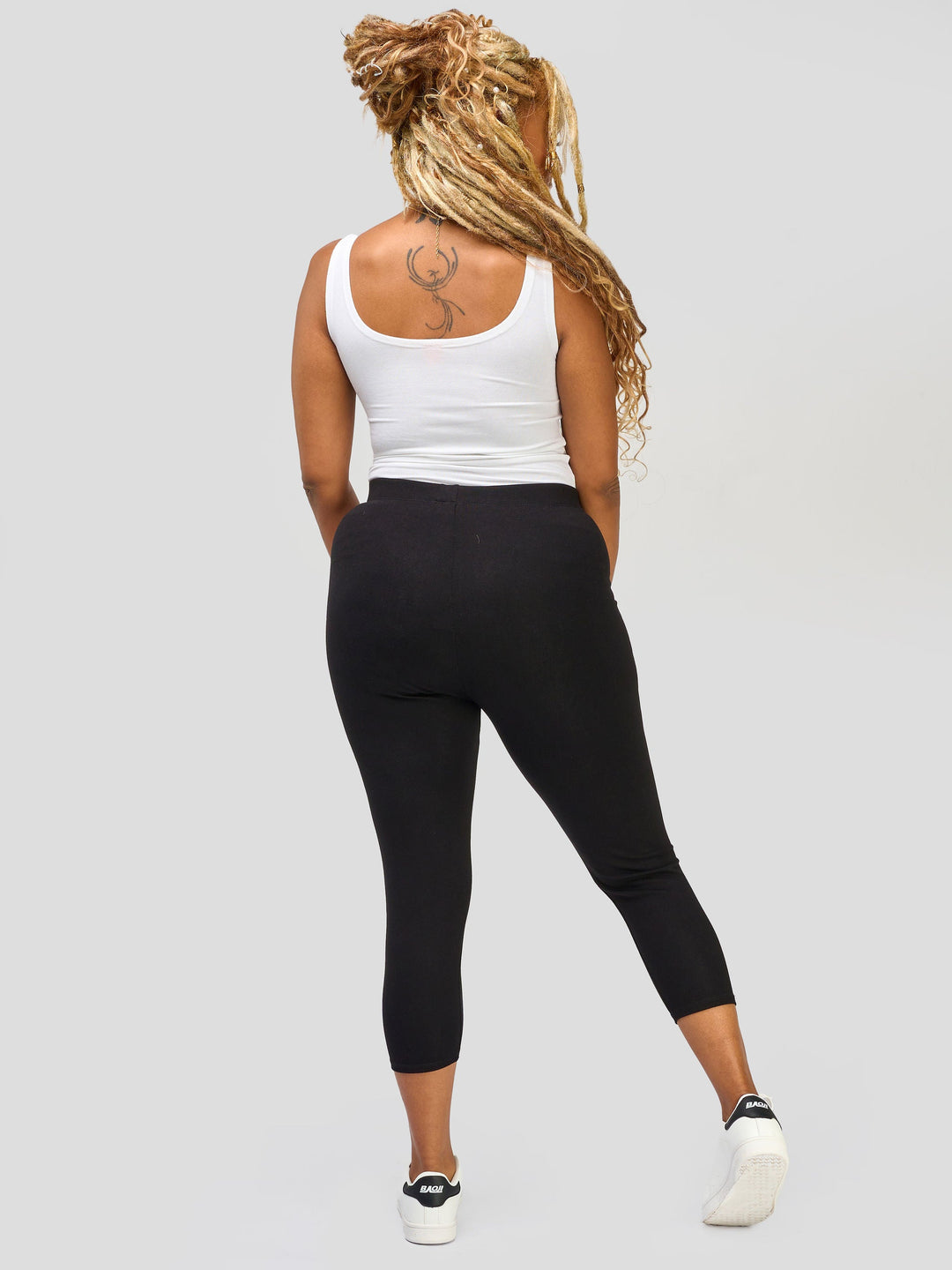 Vivo Essentials Capri Leggings - Black