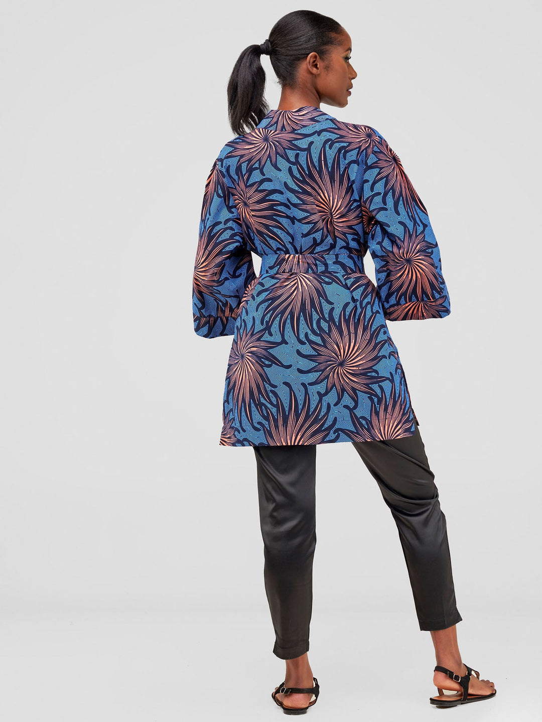 Vivo Hip Length Kimono - Tana Print